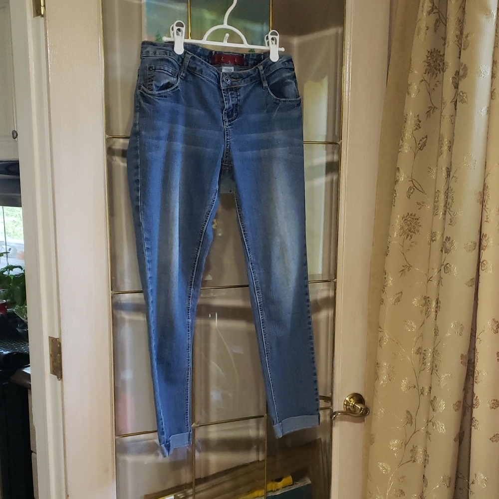 BONGO WOMANS SKINNY JEANS SIZE 11 THICK STITCH MEDIUM WASH FADING